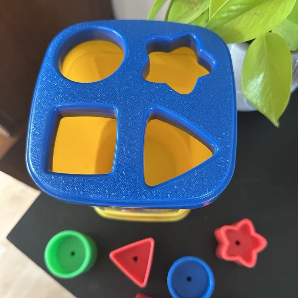 VTG 2002 Brilliant Basics First Blocks Fisher Price Shapes Sorter Colorful